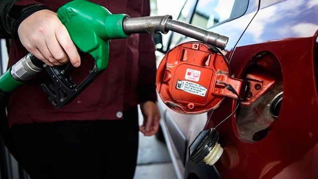 Akaryakıt fiyatları güncellendi: İşte benzin motorin ve LPG fiyatları 5